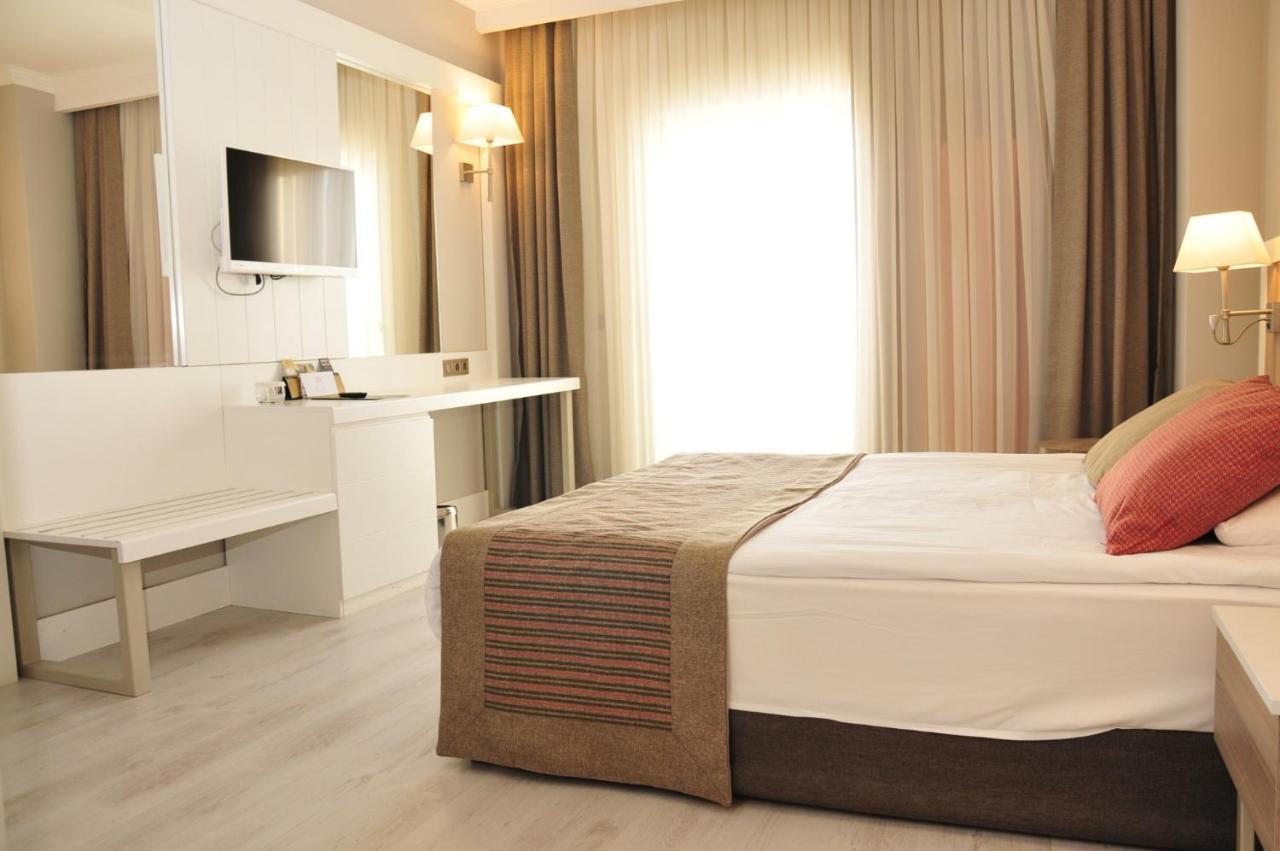 Port River Hotel&Spa Sidé Extérieur photo